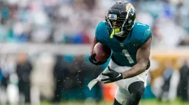 Jaguars Coach Shoots Down Travis Etienne Trade Rumors
