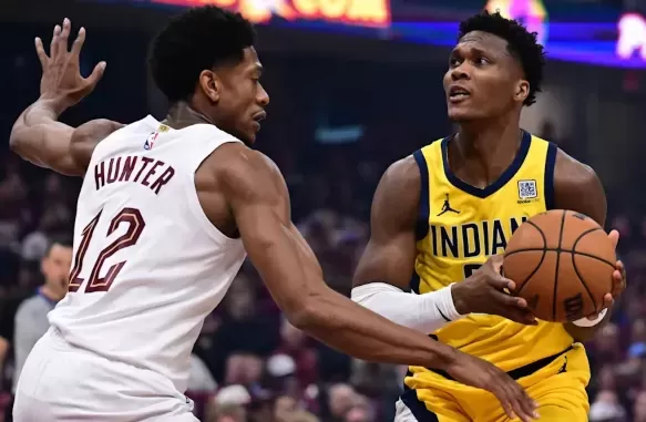 Mathurin Ejected, Hunter Shoves Back in Heated Pacers-Cavaliers Game 4
